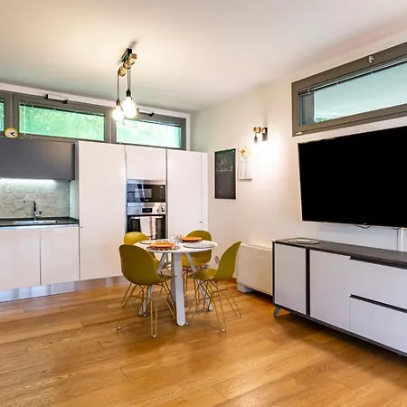 Guesthost - Modern With Large Terrace Апартаменты *