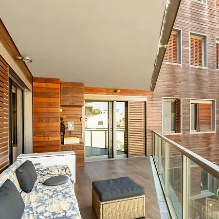 Guesthost - Modern With Large Terrace Апартаменты *