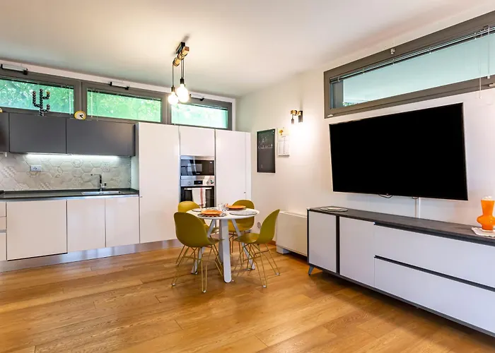 Guesthost - Modern With Large Terrace Апартаменты *